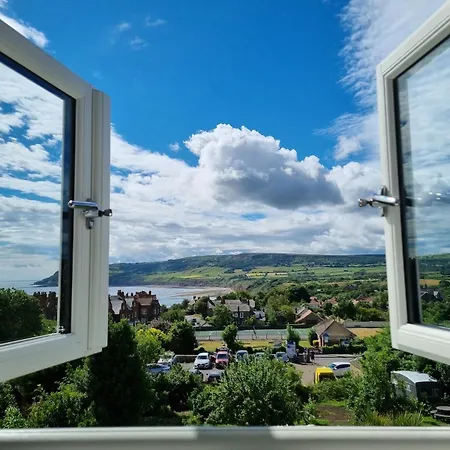 'seafield View' Coastal Views, Parking, Garden Robin Hood's Bay
