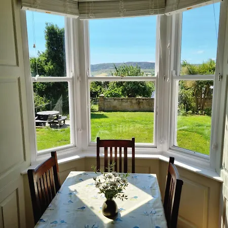 'seafield View' Coastal Views, Parking, Garden *