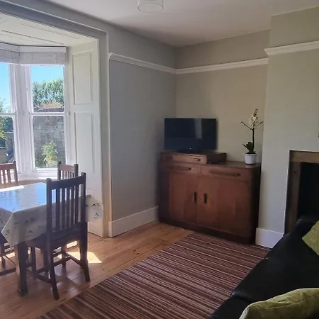 Tatil Evi 'seafield View' Coastal Views, Parking, Garden *