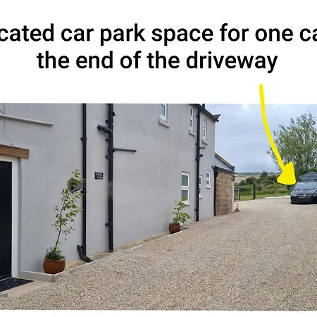 'seafield View' Coastal Views, Parking, Garden * Robin Hood's Bay